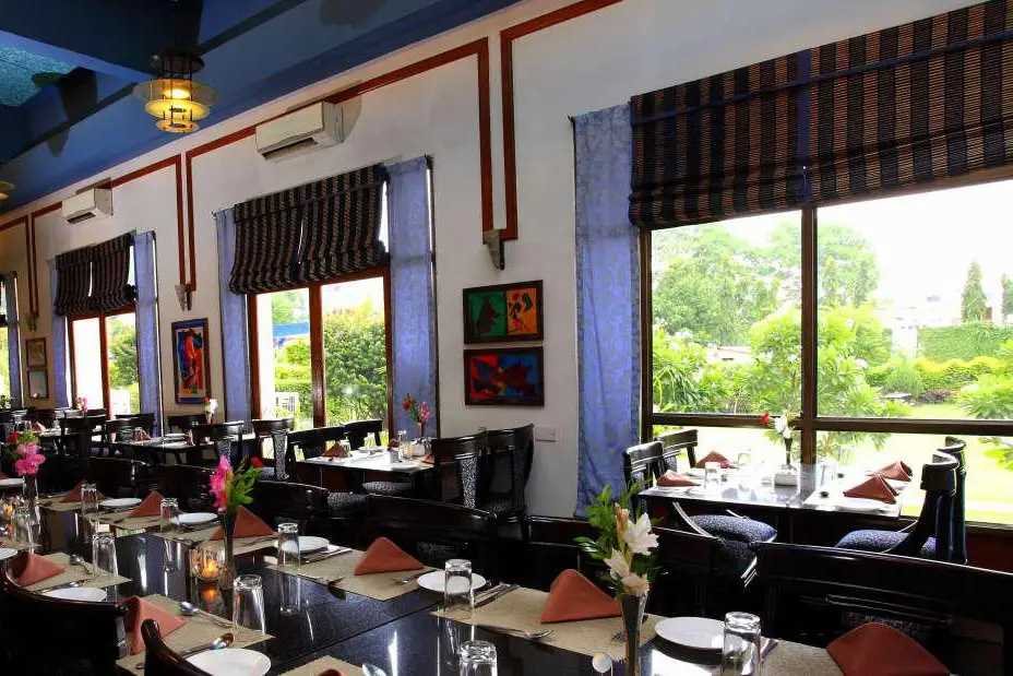 Hotel Paras Mahal